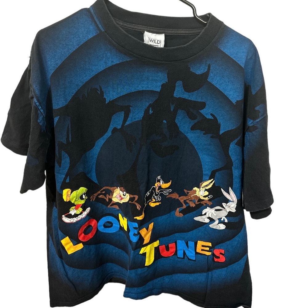 SOLD Looney tunes t shirt